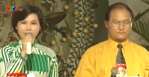 
MC Huyền Thanh và MC Lương Nguyên là hai gương mặt dẫn chương trình thời đầu của VTV3. Cả hai để lại dấu ấn sâu đậm khi cùng dẫn dắt chương trình Câu lạc bộ bạn yêu nhạc. Chương trình được ra mắt vào năm 1996, khi VTV3 mới được thành lập.
