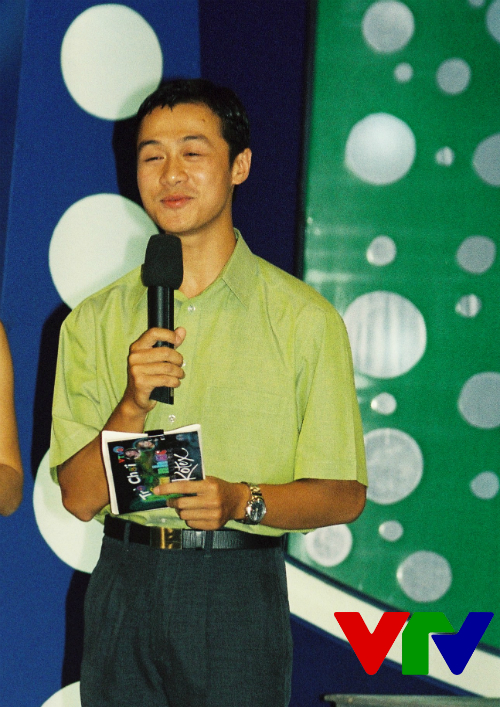 
Nhắc đến MC Diễm Quỳnh, nhiều người sẽ nhớ ngay đến cả MC Anh Tuấn. Cả hai từng là đôi bạn dẫn ăn ý của VTV3, trong đó chương trình đáng nhớ nhất thời đầu của cả hai là MTV.

