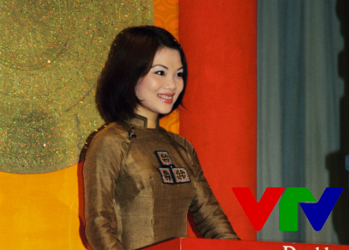
MC Bạch Dương cũng là gương mặt để lại dấu của VTV3 thời đầu. Chị gắn bó nhiều nhất với chương trình Hành trình văn hóa. Chị dẫn dắt chương trình về văn hóa - du lịch này trong suốt 6 năm.
