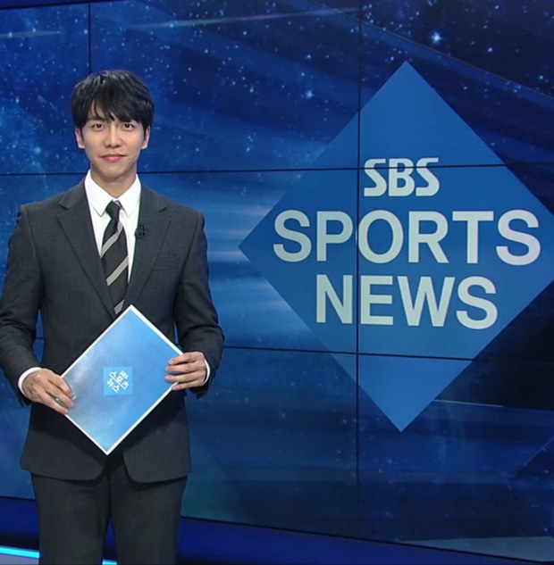 Cả MXH đang ngỡ ngàng trước hình ảnh tài tử Lee Seung Gi dẫn chương trình thời sự trên sóng truyền hình SBS - Ảnh 2.