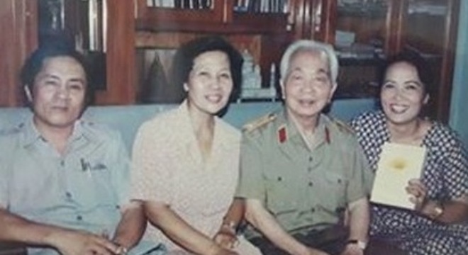MC Thành Trung từ Malaysia: "Hay tin Đại Tướng mất, bỗng lặng đi"