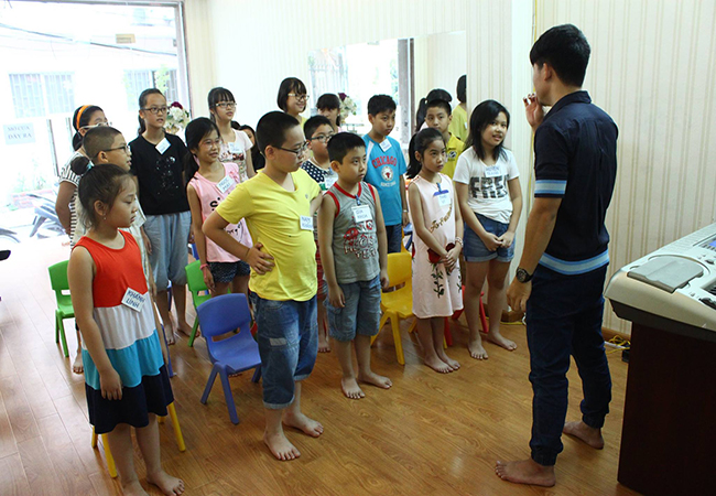 Buổi học môn Tiếng Nói sôi nổi và thú vị của các học viên MC nhí lớp N46 - Giảng viên MC Việt Tú.