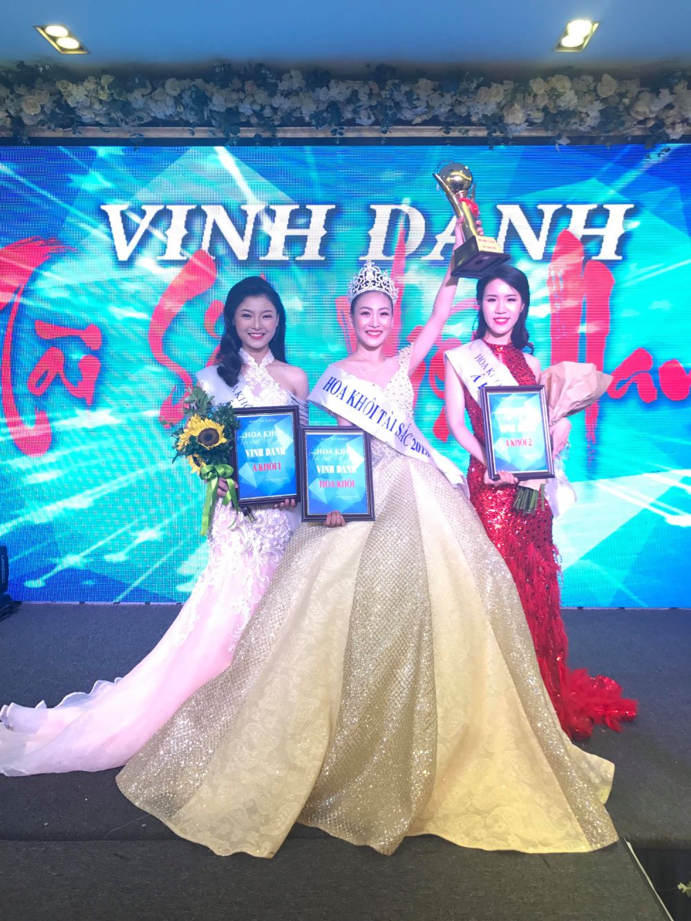Nguyễn Thái Hà - Học viên tài năng của Vietskill đăng quang Hoa khôi Tài sắc Việt Nam 2018
