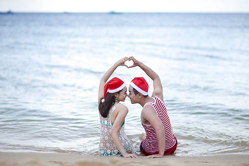 MC Nguyên Khang đón Noel cực lãng mạn ở bãi biển - 6