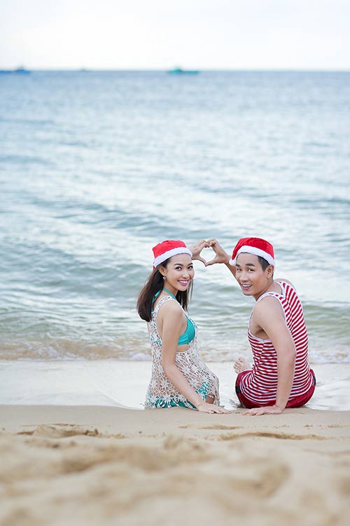 MC Nguyên Khang đón Noel cực lãng mạn ở bãi biển - 7