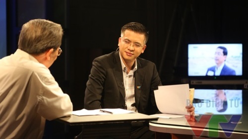 Hình ảnh: BTV Quang Minh từng bỏ du học Pháp để ở lại VTV số 4