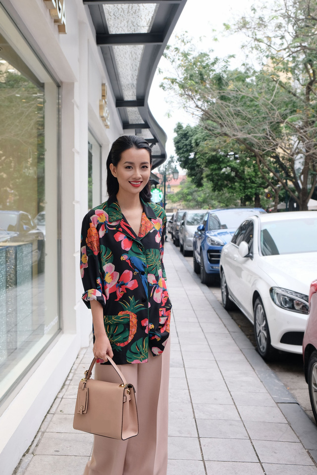 Nữ BTV xinh đẹp của VTV chi hàng trăm triệu đồng quay The Remix hình ảnh 3 nu btv xinh dep cua vtv chi hang tram trieu dong quay the remix hinh anh 3