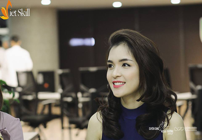 MC Thanh Hằng đại diện Vietskill làm giám khảo Hoa khôi thương trường - Miss Ngoại thương 2017