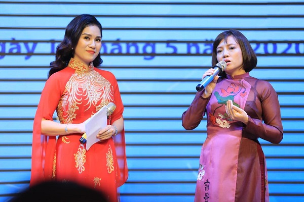 MC Thanh Mai dẫn chương trình Kỷ niệm  ngày sinh chủ tịch Hồ Chí Minh của Bộ Giáo dục và Đào tạo Việt Nam