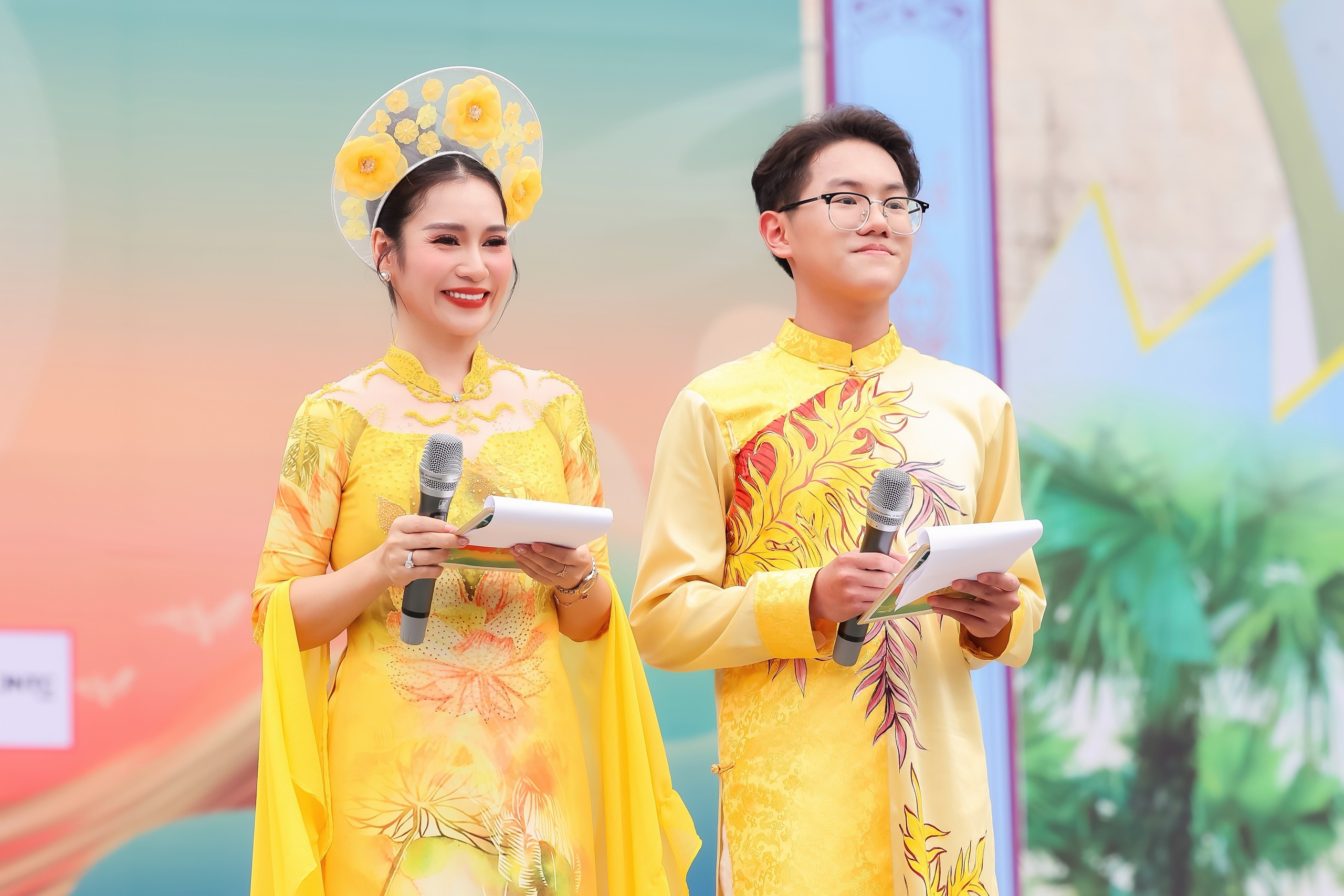 MC Thanh Mai – MC Hoàng Gia Bảo, Ca sĩ Bảo Phương và Top 15 Model Kid vinh dự được vinh danh trao tặng danh hiệu sứ giả truyền thông lan tỏa thông điệp “Xanh”