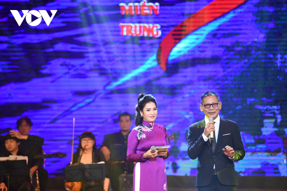 MC Thanh Mai, MC Đại Dương mang cảm xúc tới chương trình "Thương về miền Trung" 